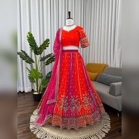 Lehenga Choli de mariée brodé, broderie lourde, mariage indien, prêt à porter, designer Lehenga Choli pour femmes, mariage