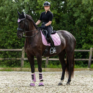 Nouvelle selle de dressage pour cheval élégante et professionnelle avec matériau satiné, couleur personnalisée et service OEM pour l'équitation - Product Image 6