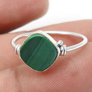 เครื่องประดับแหวนแฮนด์เมดทำจากเงินสเตอร์ลิง925พร้อมชุดฝาแหวนโบฮีเมียนหินมาลาไคต์ธรรมชาติสำหรับผู้หญิงขายส่ง - Product Image 2