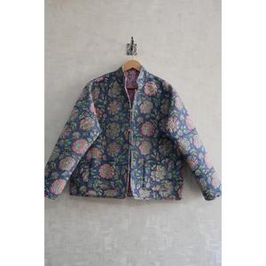Veste en coton matelassée réversible écologique tissée à la main pour femmes, imprimé floral en blocs, manches longues, vêtements d'extérieur d'hiver, bouton en coton - Product Image 1