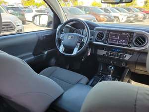 Última Licitación: Coche Usado Tacoma SR5 V6 Doble Cabina RWD 2022 en Venta - Product Image 5