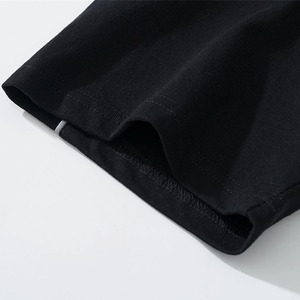 T-shirt 100% coton avec passepoil contrasté, tee-shirt moderne élégant, détails de passepoil audacieux, vêtements décontractés écologiques, tenues tendance de style streetwear - Product Image 5