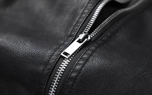 Veste d'automne pour homme en cuir verni, style varsity, avec capuche, coupe ajustée, col montant, coupe décontractée, respirante et coupe-vent - Product Image 4