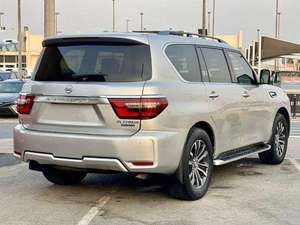 Sièges en cuir pour SUV 4x4 AWD 5 places, conduite à gauche, R18, automatique, toit ouvrant panoramique, caméra arrière 360°, modèle 2021-2022 - Product Image 6