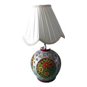 Auténtica lámpara de mesa hecha a mano de Cachemira elegante papel Mache decoración del hogar para un toque distintivo - Product Image 3