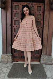 Vestido de una pieza de algodón hasta la rodilla con varios diseños florales para mujer y niña, disponible en una amplia gama de colores - Product Image 6