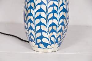 Lámpara de mesita de noche de resina tallada para decoración del hogar de lujo Lámpara de sombra con incrustaciones de hueso de la India por faizacraft - Product Image 2