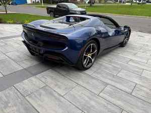 Bajo kilometraje 2024 F e r a r i 296 G T S 818-HP Twin-Turbo V6 Hybrid disponible para exportación hoy - Product Image 5