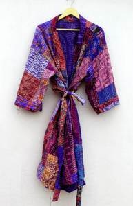 Nouvel arrivage Robe kimono vintage en soie Sari kantha Robes de chambre recyclées Robe de nuit pour femmes - Product Image 3