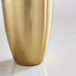 Florero Elegante de Latón H.M.A Handicrafts para Decoración del Hogar, Centro de Mesa para Sala de Estar con Acabado Brillante Moderno - Product Image 6