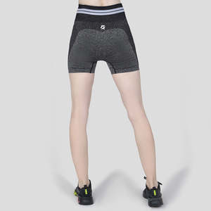 Shorts-jupes de sport noirs sans coutures – Style pantalon confortable pour l'exercice - Product Image 2