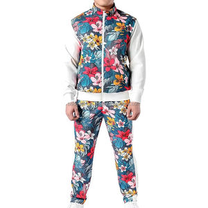 Ensemble de survêtements à sublimation imprimé intégral vibrant, léger, durable pour l'entraînement, la course et la performance athlétique. - Product Image 1