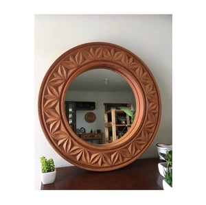 Marcos de espejo de pared de madera de estilo tradicional moderno con motivos clásicos para la estética de la decoración del hogar inspirada en el patrimonio - Product Image 5