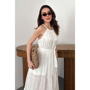 Vestido halter con cinturón en color blanco roto - Ecru - Product Image 4
