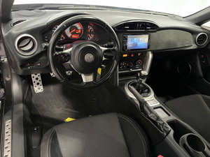 Voiture d'occasion de qualité à prix abordable, Toyota 86 860 Special Edition 2017, noire, conduite à gauche - Product Image 2