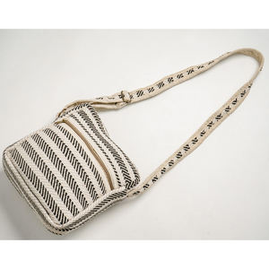 กระเป๋าถือผู้หญิงดีไซน์หรูหราสไตล์ใหม่ ทำมือจากผ้าฝ้าย ปิดด้วยซิป สายสะพายเดี่ยว ราคาขายส่ง Sheeltex (อินเดีย) BG24-37 - Product Image 2