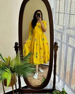 Vestido Maxi de Verano de Algodón con Elegante Estampado de Mariposas, Listo para Fiestas, Protección Solar y Absorción de Humedad - Product Image 5