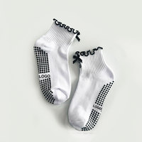 Chaussettes antidérapantes respirantes pour femmes, avec nœud et dentelle, broderie personnalisée, lavables et résistantes à la décoloration, idéales pour l'automne au quotidien