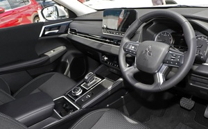 Mitsubishi Outlander 2024 RHD Diesel Turbo Automatique Cuir - Product Image 2