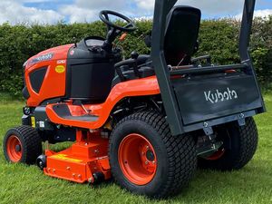 เครื่องตัดหญ้า Kubota G261RD 25 แรงม้า เครื่องยนต์ดีเซล 3 สูบ ขนาดใบมีด 54 นิ้ว ระบบปล่อยหญ้าด้านหลัง โครงสร้างแบบ ROPS - Product Image 2