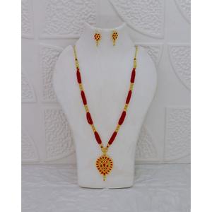 สร้อยคอจี้สไตล์อัสสัมแบบดั้งเดิม ชุบทองอย่างดี ประดับด้วยลูกปัดสีแดงและสีเขียว สำหรับผู้หญิง สร้อยคอแฟชั่นแบบขายส่ง - Product Image 4