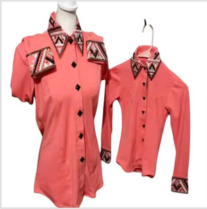 Chemise de spectacle de cristal western pour dames personnalisée Haut d'équitation pour compétition de rodéo Approvisionnement en gros - Product Image 1