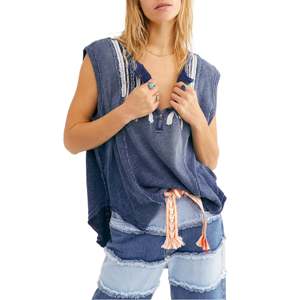 T-shirt Harvey Muscle da donna Free People, blu navy, taglia L, con decorazione a nappine, in tessuto lavorato a maglia - Product Image 1