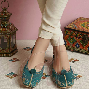 Khussa para Mujer de Fabricación Profesional - Lo Más Vendido Hecho en Pakistán, Tendencia de Moda, Estampado, Antideslizante, Personalizable, Alta Calidad - Product Image 3