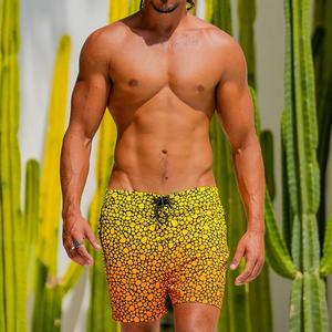 Shorts de surf personnalisés en gros, écologiques, de haute qualité, coupe ample, pantalons de plage respirants, tissu à séchage rapide, design uni, pour la natation - Product Image 4