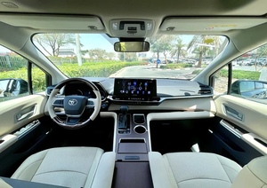 Nuova Toyota Sienna Hybrid 2024 2.5L LE 4 cilindri 186 CV (182 kW) con cambio automatico, 7 posti, trazione anteriore, guida a sinistra - Product Image 2