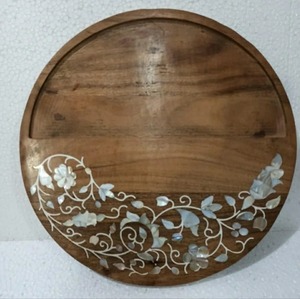 Plateau à dessert et de service en bois d'acacia artisanal avec incrustation de nacre de qualité supérieure Idéal Eid Ramadan et divertissement festif - Product Image 5