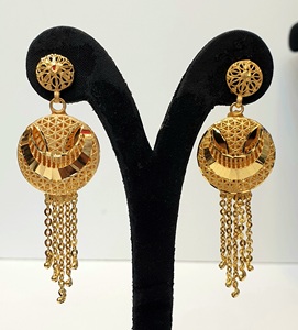 Oferta al por mayor Dubái: Collar con colgante chapado en oro de 24 quilates de 4 gramos, pulsera, anillo y pendientes de nueva colección con apariencia de oro laminado. - Product Image 5