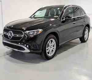 Gran Demanda: Mercedes-Benz GLC 300 AWD 4MATIC SUV 2025, Motor Turbo de 2.0L y 4 Cilindros en Línea con Sistema Híbrido Ligero de 48V - Product Image 1