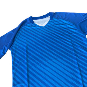 Camisetas de Fútbol Retro de Estilo Urbano OEM, Personalizables, Ligeras, Jersey de Fútbol con Corte Automatizado, Impresión Digital y Diseño de Bordado - Product Image 2