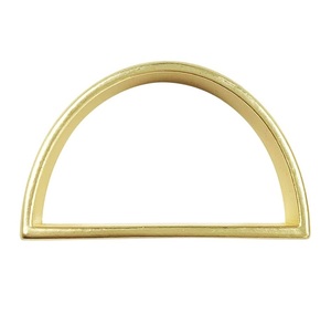 Anillo de Servilleta Dorado Media Luna, Diseño Geométrico Moderno y Metálico para una Presentación de Mesa Elegante y Minimalista - Product Image 1