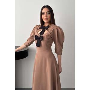 Vestido largo color camel con abertura frontal y detalle de lazo - Camel - Product Image 3