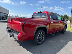 Nueva Toyota Tundra Limited HV 4x4 2025 Estándar, Camioneta de Cabina Doble 4 Puertas - Product Image 4