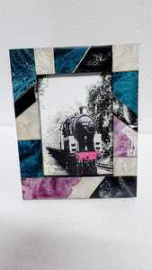 Modern Geometric Resin Photo <b>Frame</b> – <b>Black</b> & White Marble Effect <b>Picture</b> <b>Frame</b> with <b>Gold</b> Line Accent - Product Image 3