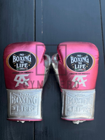 Gants de boxe GYMSTERO de qualité supérieure, en cuir de vache véritable, à lacets, avec protection complète des doigts, ajustables avec fermeture auto-agrippante, pour adultes.