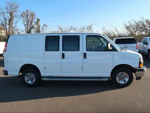 GMC Savanna 2500 Van 2022 - Product Image 6