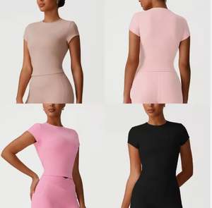 Vente en gros T-shirts solides et légers pour femmes Vêtements de sport personnalisables de haute qualité dans des tailles plus haut de gamme pour les femmes - Product Image 6