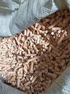 Nuevos pellets de madera de pino premium de 10 mm para briquetas de combustible de biomasa natural clase A1 para calefacción de estufas - Product Image 6