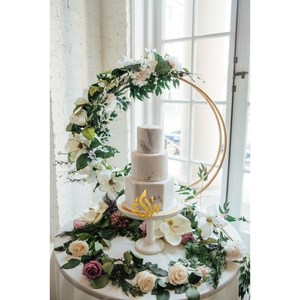 Elegante y moderno soporte para Tartas, diseño elegante, aspecto dorado, soporte para tartas de Metal europeo, suministros festivos y para fiestas al precio más bajo - Product Image 2