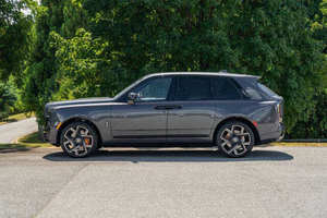 MEILLEURE OFFRE – CULLINAN BLACK BADGE 2025 – SUV de Luxe Haut de Gamme avec Éclairage des Sièges Arrière Exécutifs - Product Image 5