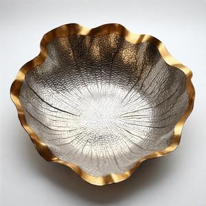 Cuenco de comedor profundo de concha Noble, cuenco artesanal de latón martillado, vajilla de lujo hecha a mano para un comedor elegante y un encanto atemporal de mesa - Product Image 6