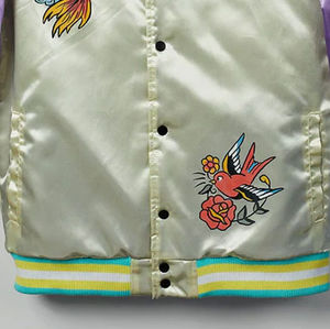 Chaqueta bordada de satén personalizada de estilo callejero para hombre, chaquetas universitarias de béisbol impermeables de peso pesado, servicio OEM - Product Image 5