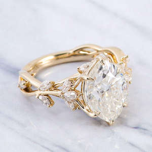 Anillo de Compromiso de Oro Sólido de 10K con Diamante de Laboratorio Talla Marquesa y Piedras Laterales en Forma de Flor, Diseño de Diseñador para Mujer, Venta al Por Mayor - Product Image 3