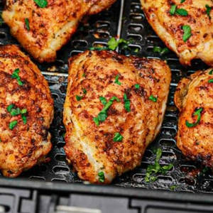 Vente en gros de hauts de cuisse de poulet surgelés, désossés, sans peau et quartiers pour les cuisses Fournisseur de volaille halal prêt pour l'exportation - Product Image 4