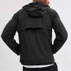 Chaqueta Cortavientos Ligera con Capucha y Tela Resistente al Agua para un Uso Exterior Confiable y Cómodo - Product Image 5