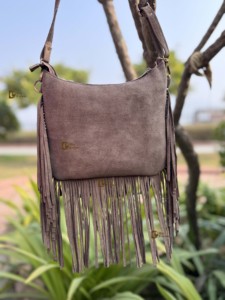Nuevo bolso de mano con flecos de piel de vaca para mujer, bolso de gamuza multiusos con inspiración occidental - Product Image 4